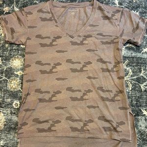 American Eagle Lavender Camo Short Sleeve V-Neck Tshirt